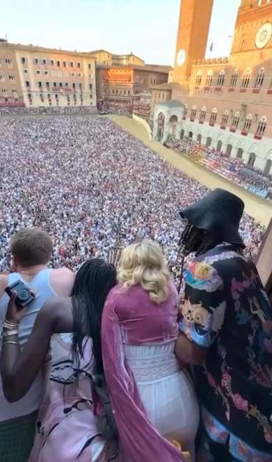 Imagini fabuloase de la ziua de naștere a Madonnei! Diva a împlinit 67 de ani. Cum a surprins-o iubitul tinerel | VIDEO