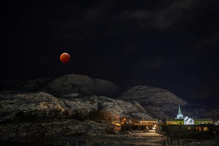 Luna Sângerie are loc în septembrie. Este a doua și ultima eclipsă totală de Lună din 2025