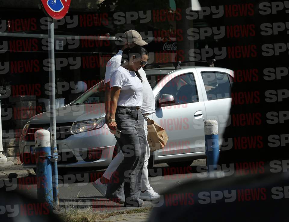 Oana Mizil, apropiată de un bărbat necunoscut! Fosta lui Marian Vanghelie pare că şi-a refăcut viaţa | PAPARAZZI
