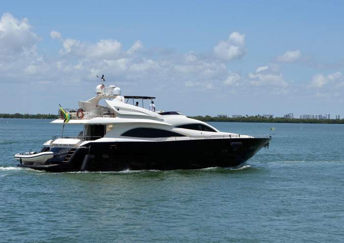 yacht