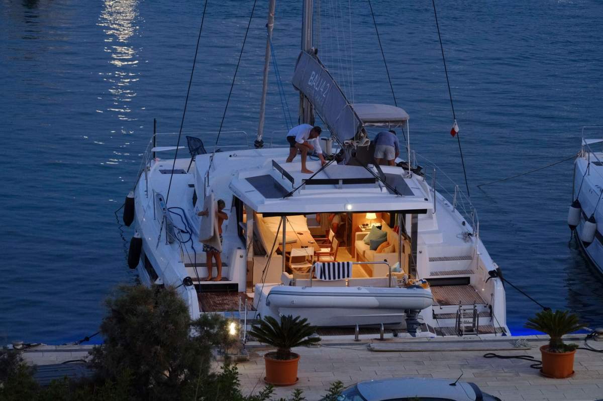 yacht