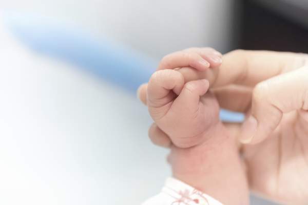 Noi informații în cazul tragediei din Germania. Fetița de 2 ani s-a trezit din comă atunci când a auzit vocea bunicii