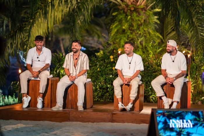 După o seară încărcată de tensiunea confruntărilor directe, astăzi, la Insula Iubirii urmează ”o ceremonie a focului chiar specială, pentru că ar putea fi ultima aici... sau nu”. Show-ul a fost lider de audiență!