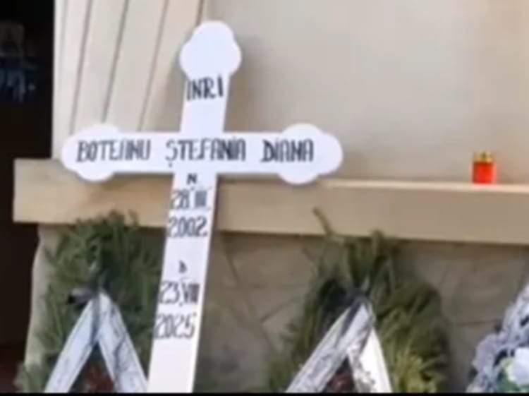 Imaginile durerii! Ștefania și Ștefan au fost înmormântați împreună! Familiile lor sunt cutremurare de suferință | FOTO