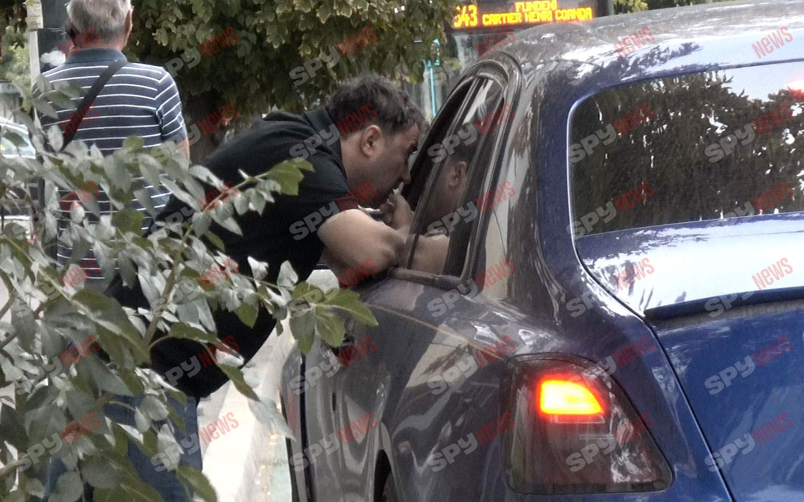 Gigi Becali, show total! A cărat pe umar o pungă plină cu cash! Atenţie, Luţu nu lipseşte din peisaj! | PAPARAZZI