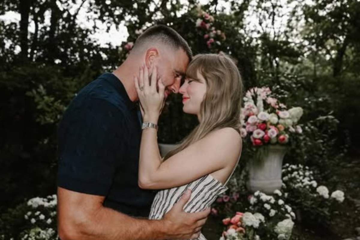 Taylor Swift și Travis Kelce s-au logodit