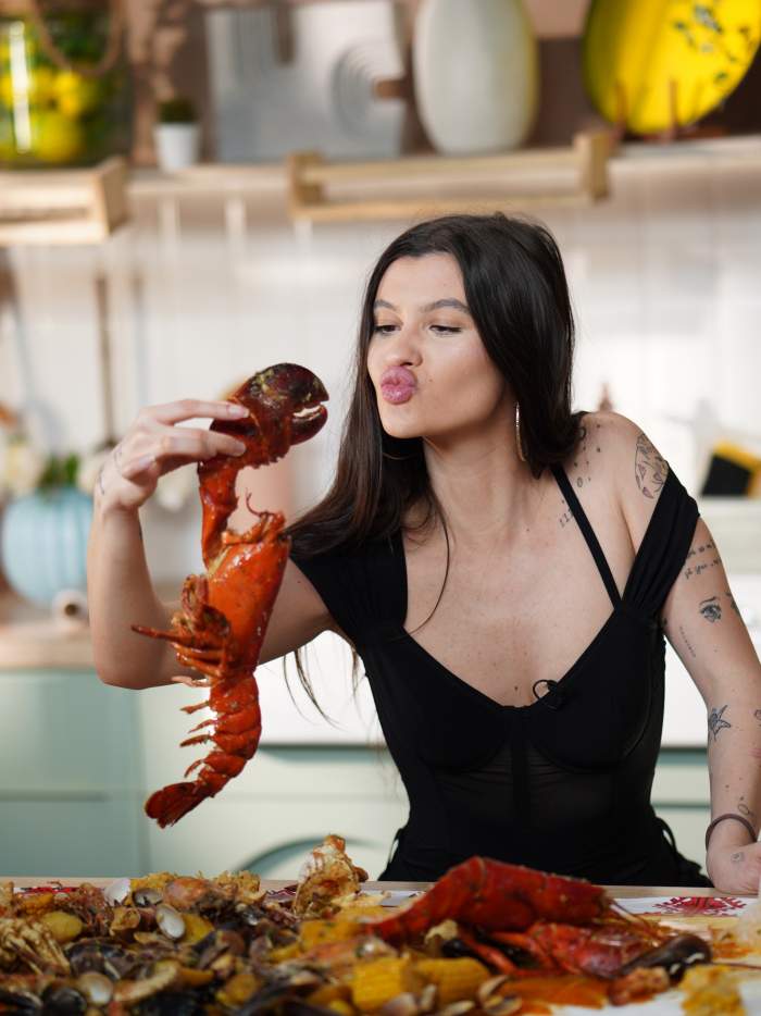 Hello Chef se întoarce cu cel de-al zecelea sezon, din 6 septembrie, pe Antena 1 și  AntenaPLAY