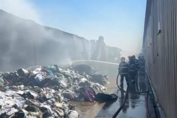 Cum arată complexul Dragonul Roșu după incendiul de azi noapte! Flăcările au mistuit totul, dar o icoană a rămas aproape neatinsă | FOTO