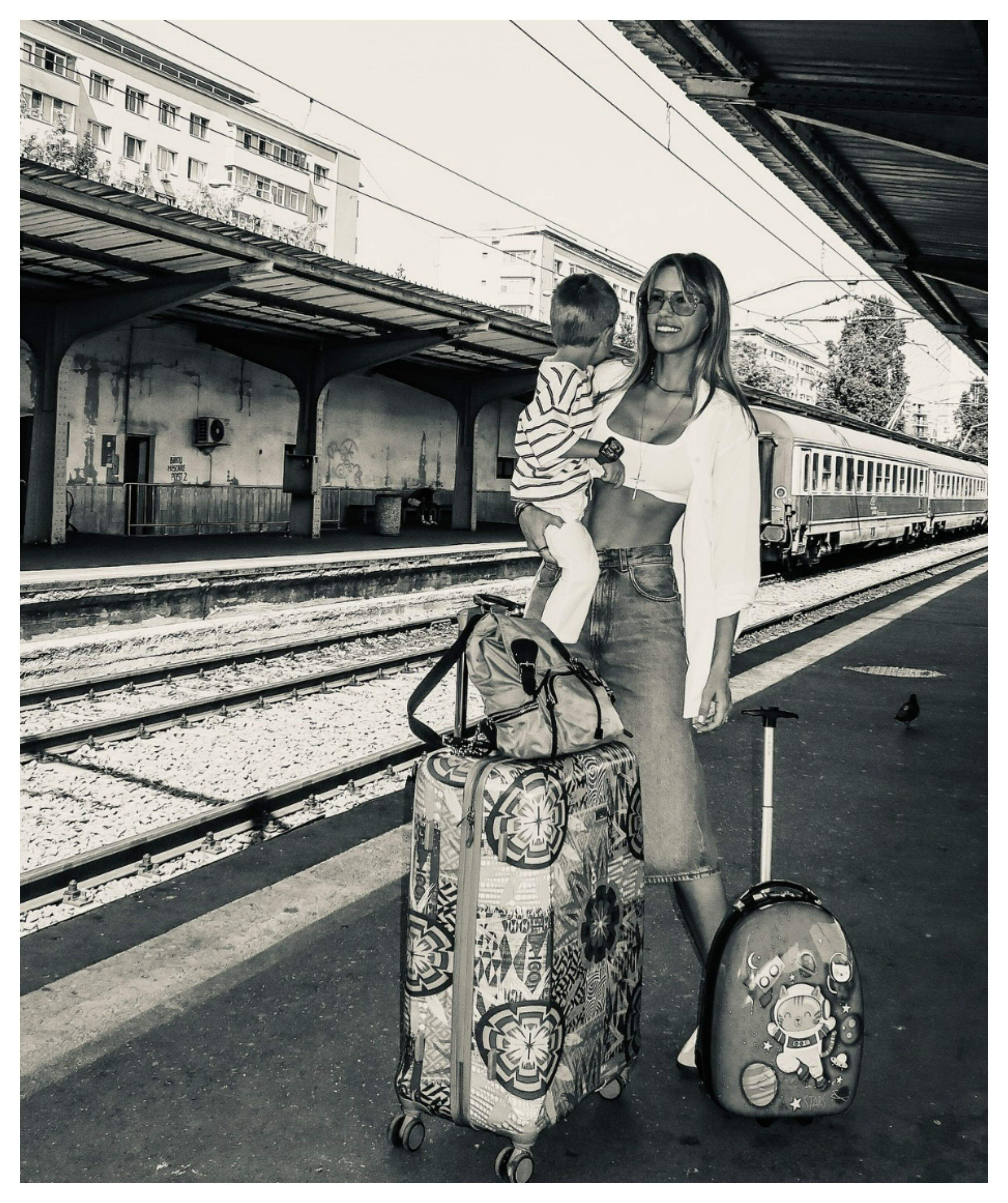 Gabriela Prisăcariu, vacanță cu fiul ei, Tiago, pentru prima dată. Cei doi au călătorit cu trenul împreună: „Am emoții”