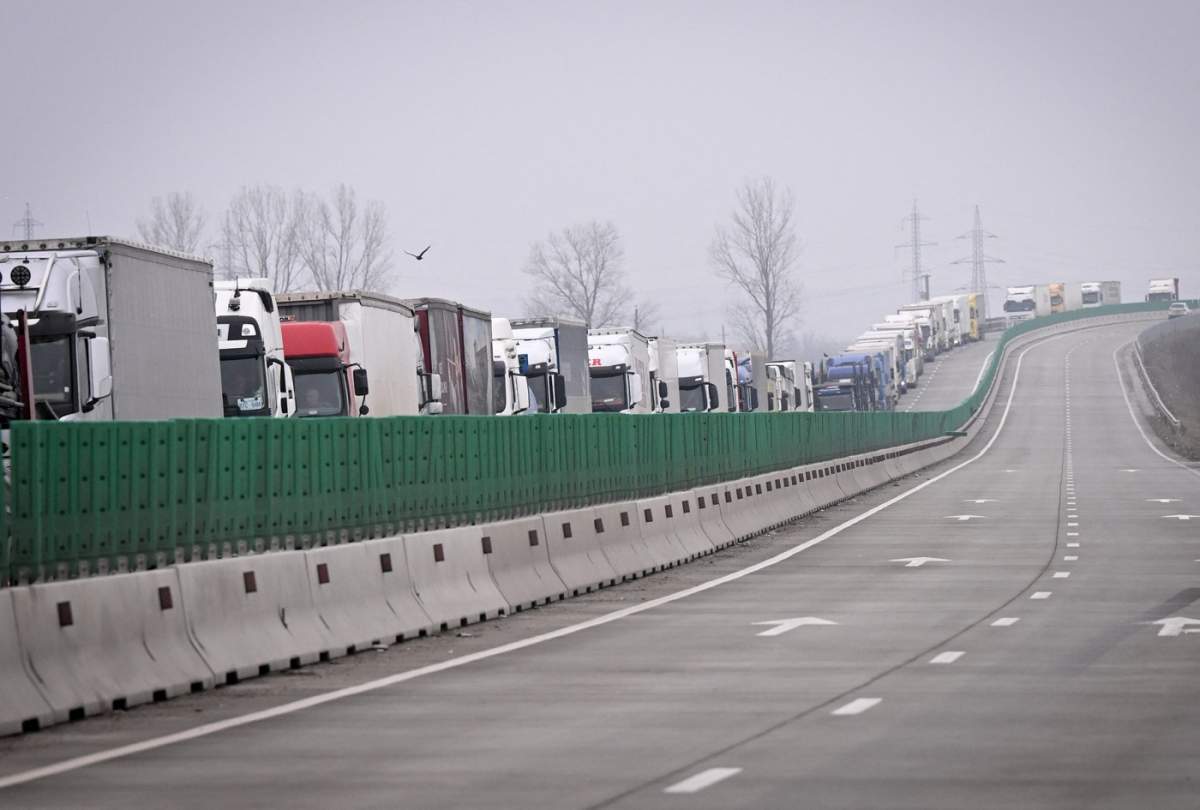 Alertă! Trafic intens pe Podul Giurgiu-Ruse. Autoritățile recomandă evitarea zonei