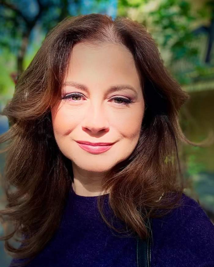 corina danila selfie