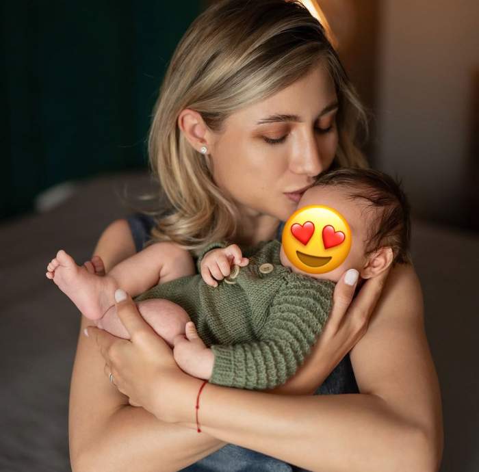 Claudia Puican, imagini de pus în ramă cu fiul său, Amir! Cântăreața s-a postat într-o ipostază intimă, dar emoționantă, în timp ce își hrănea copilul | FOTO