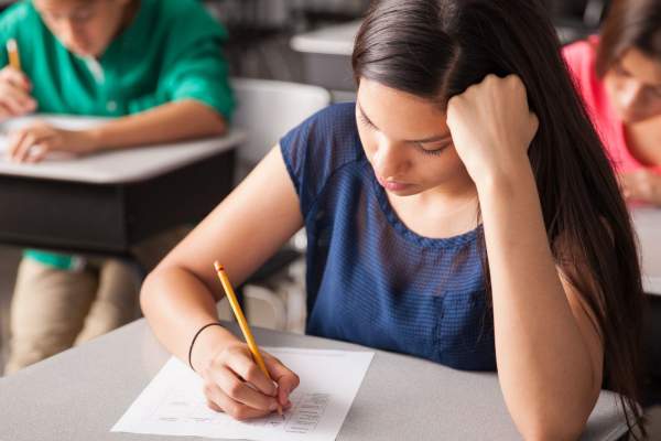 Azi începe Bac 2025, sesiunea de toamnă. Elevii își încearcă din nou norocul la examenul maturității