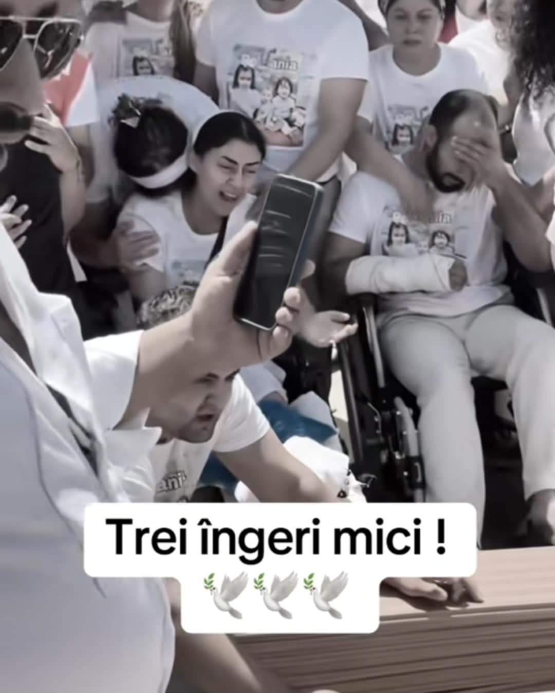 Noemi și Bogdan la înmormântarea copiilor lor
