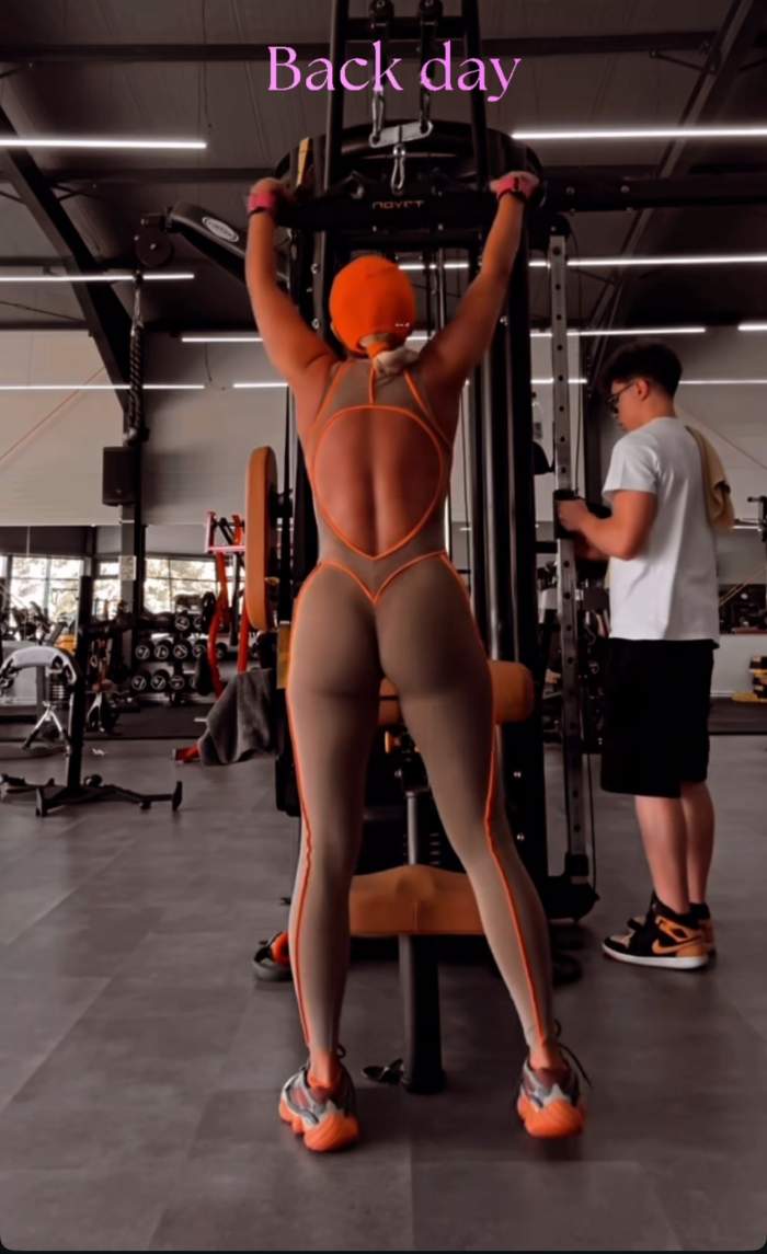 Fotografii provocatoare cu fosta iubită a lui Dorian Popa! Cum arată Babs în costum de baie | FOTO