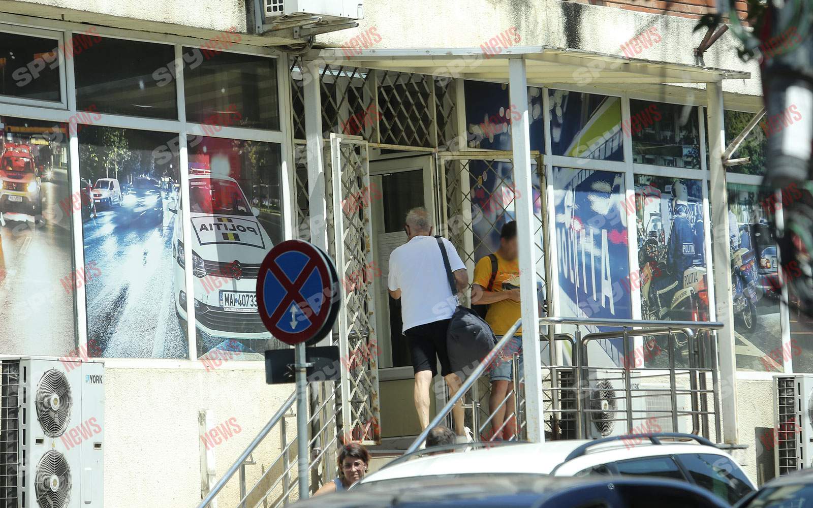 Dan Bittman are oamenii lui! Cine este domnişoara cu care a plecat la mare! L-a luat după ce şi-a rezolvat treburile la poliţie | PAPARAZZI