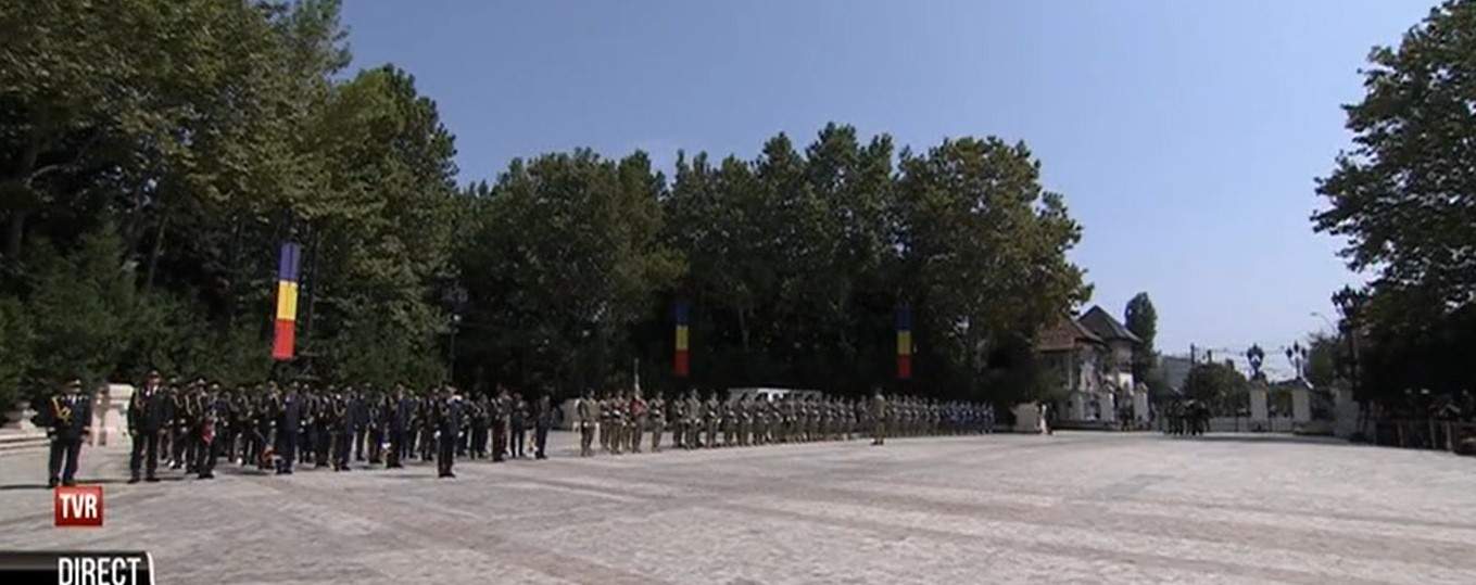 LIVE TEXT. Ion Iliescu este înmormântat astăzi, cu onoruri militare. Românii își iau rămas bun de la primul președinte ales al țării
