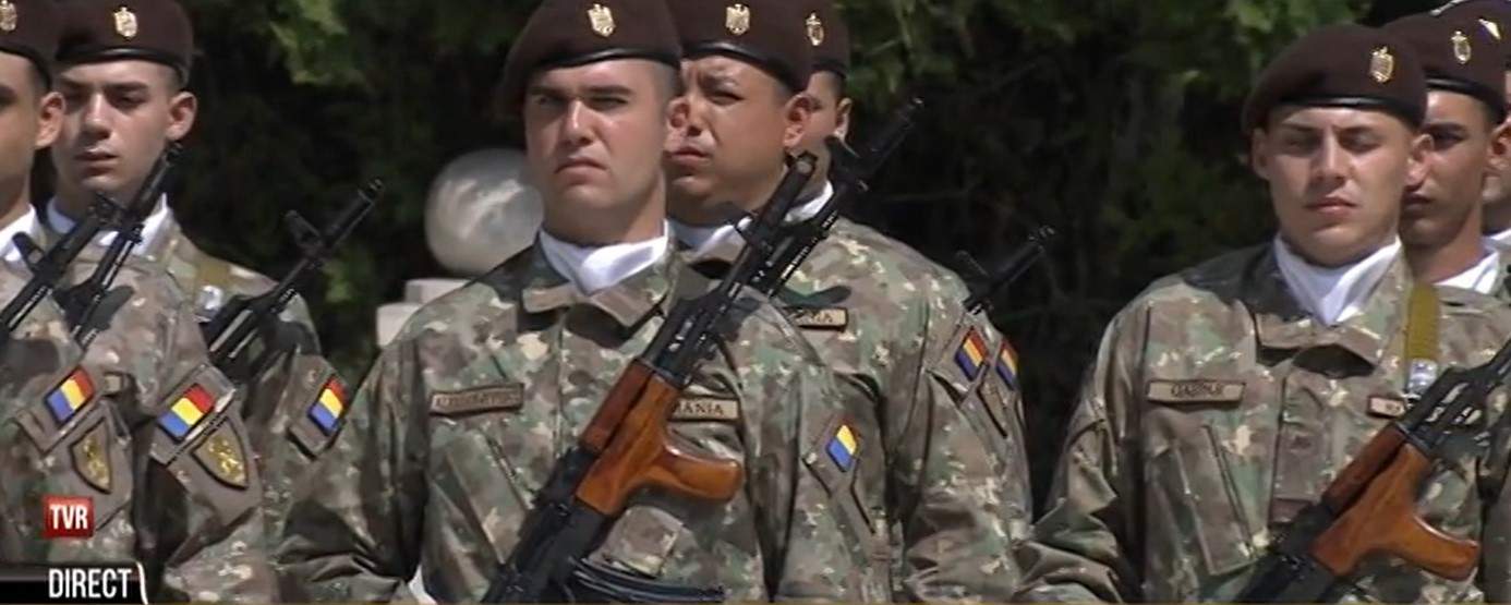 LIVE TEXT. Ion Iliescu este înmormântat astăzi, cu onoruri militare. Românii își iau rămas bun de la primul președinte ales al țării