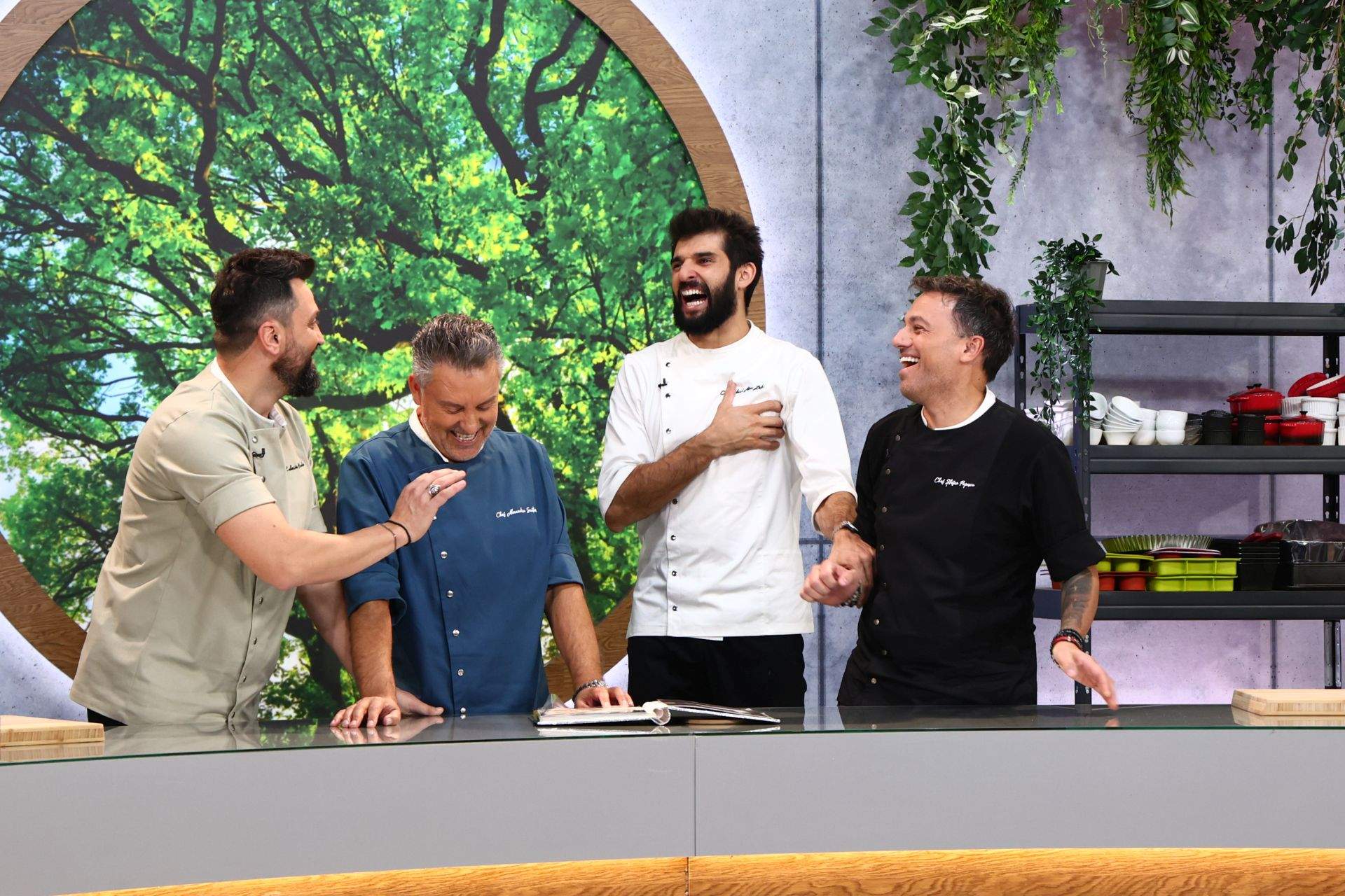 Jurații Chefi la cuțite vin la Festivalul Summer Well cu cele mai savuroase gustări, preparate de ei la standul show-ului culinar de la Domeniul Știrbey