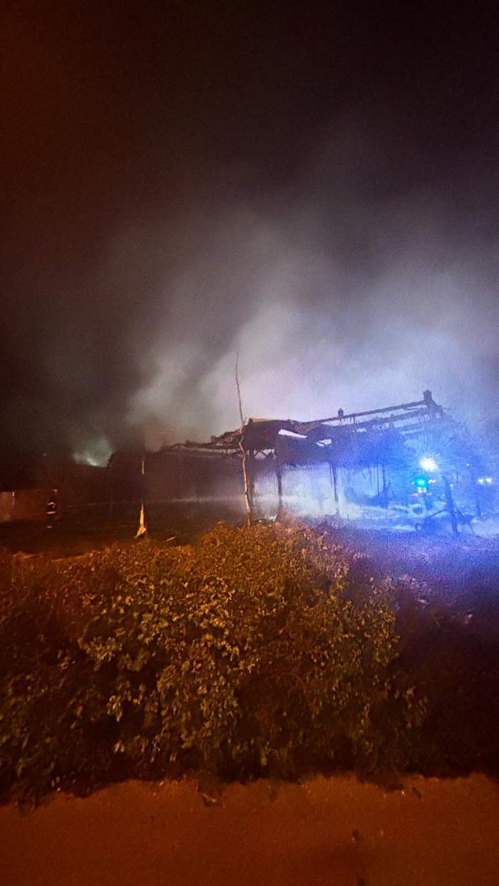 Incendiu puternic la clubul Bellagio din Mamaia! Flăcările au distrus aproape complet clădirea | VIDEO