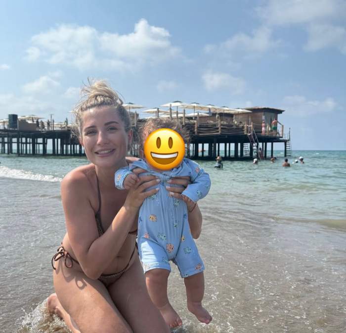 Cum își încep Claudia Puican și Amir, băiețelul ei, dimineața. În ce ipostaze s-a pozat frumoasa mămică alături de bebeluș | FOTO
