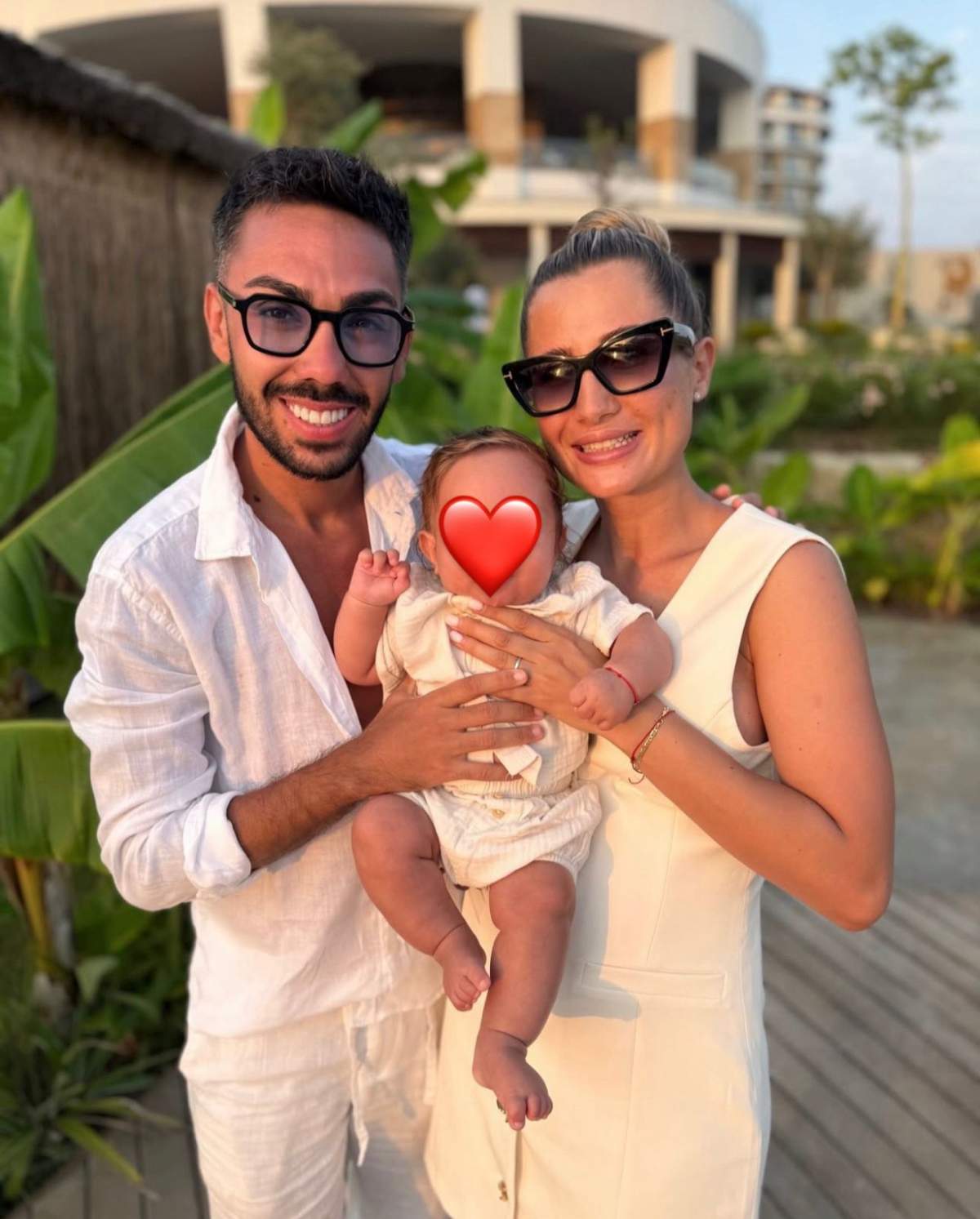 Cum își încep Claudia Puican și Amir, băiețelul ei, dimineața. În ce ipostaze s-a pozat frumoasa mămică alături de bebeluș | FOTO