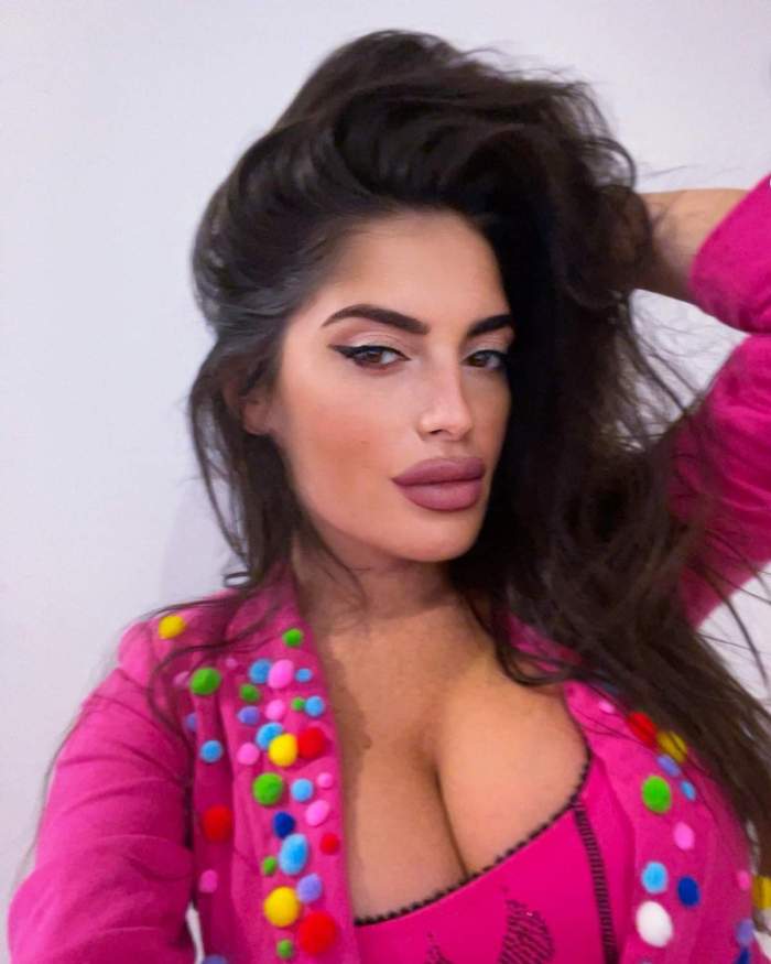 gabriela cristoiu selfie