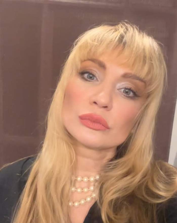 cristina cioran selfie