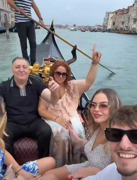 Vali Vijelie și-a dus soția în vacanță! Cum o răsfață cântărețul pe mama copiilor lui: "E de bine..." | VIDEO