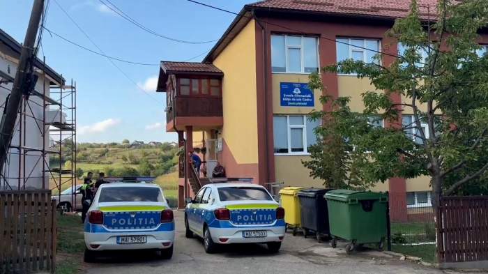 Răzvan, un elev de clasa a VI-a a murit în faţa şcolii, în Maramureş.I s-a făcut rău în timp ce își aştepta mama. Băiatul împlinise 13 ani pe 5 septembrie | FOTO