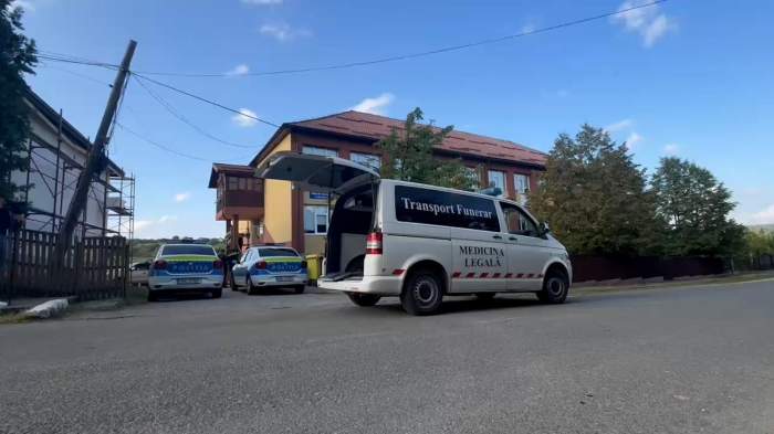 Răzvan, un elev de clasa a VI-a a murit în faţa şcolii, în Maramureş.I s-a făcut rău în timp ce își aştepta mama. Băiatul împlinise 13 ani pe 5 septembrie | FOTO