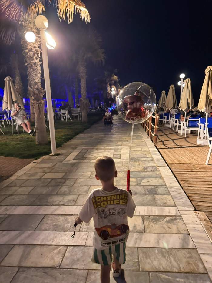 Imagini superbe din vacanța lui Cristi Pulhac și a soției lui, Raluca! Unde s-a relaxat fostul fotbalist alături de familie | FOTO