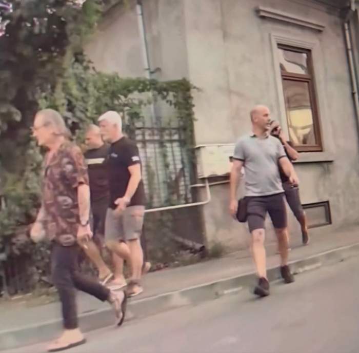 Președintele Cehiei, surprins în vacanță pe străzile din Craiova! Imagini rare cu oficialul ceh în România | FOTO 