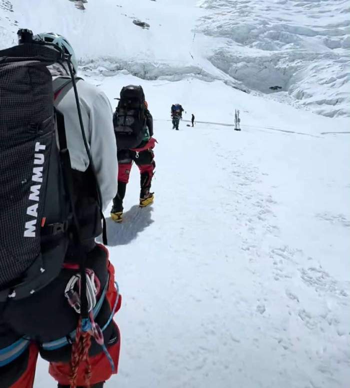 turiști pe muntele Everest