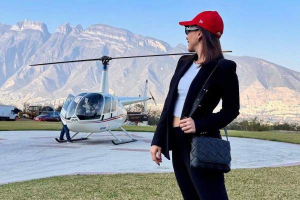 Prezentatoare TV, moartă după ce s-a prăbușit cu avionul! Doliu în televiziune | FOTO