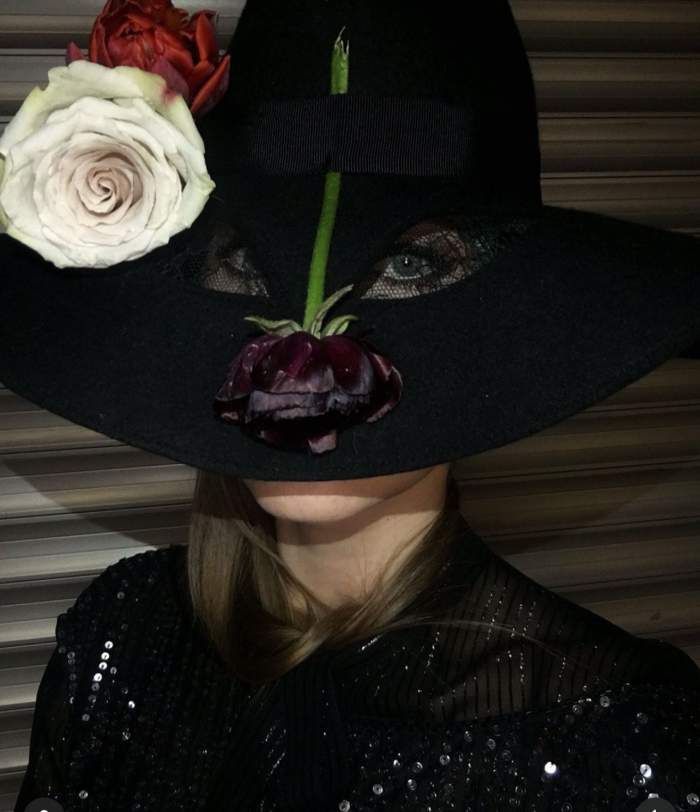 Iulia Albu a trecut prin clipe de coșmar! Creatoarea de modă a avut COVID