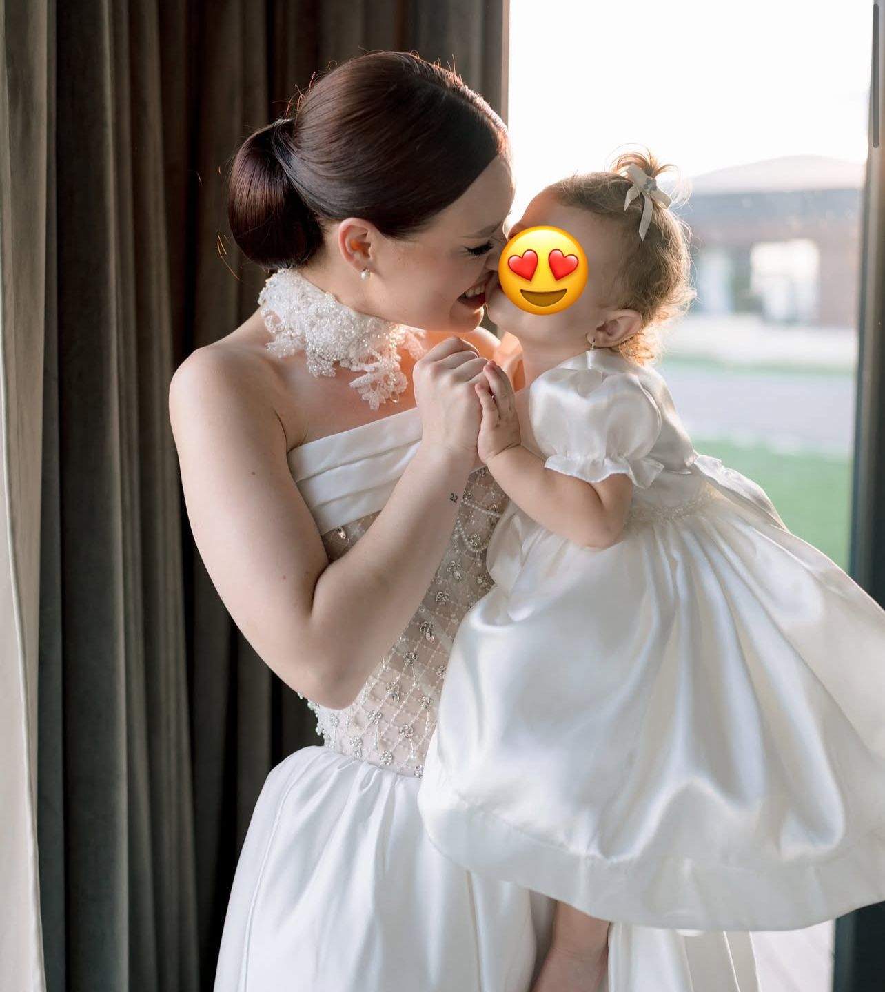 Lorena Șerban, imagini emoționante din ziua nunții, alături de fiica ei. Freya a fost îmbrăcată ca o prințesă | FOTO