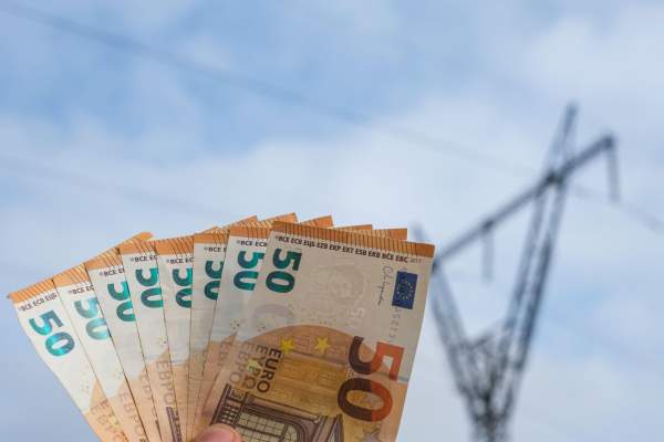 Avertisment dur pentru români de la Banca Centrală! De ce trebuie neapărat să ai bani numerar în casă în această perioadă