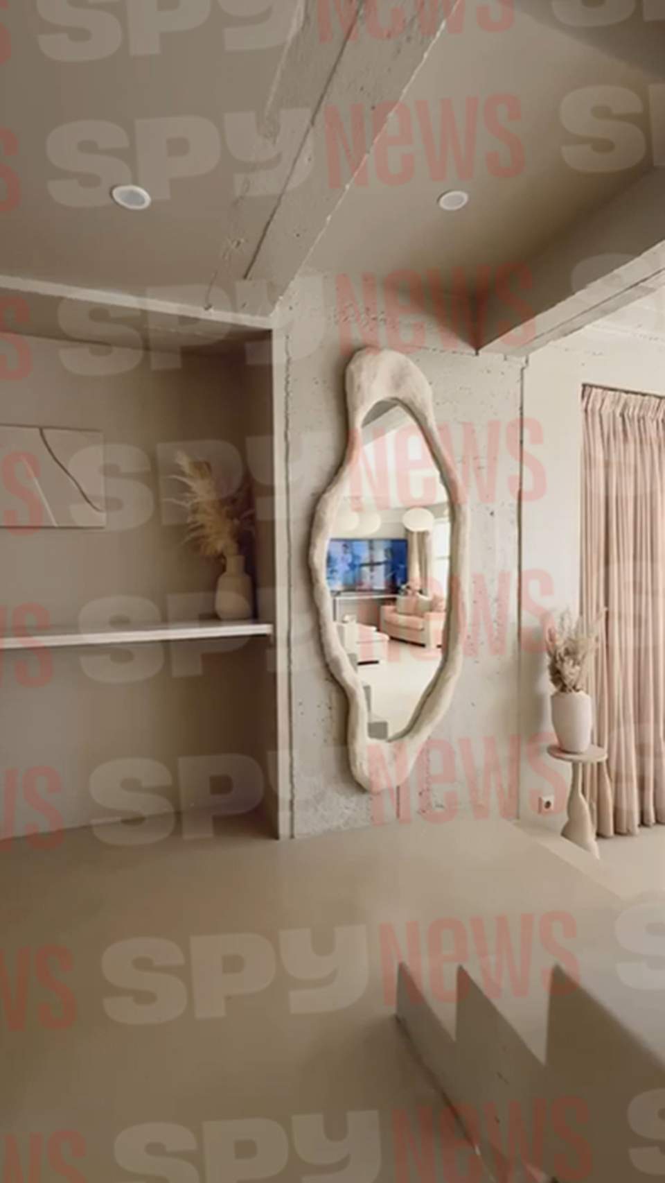 Declaraţii şi imagini în premieră. Babs, fosta iubită a lui Dorian Popa, face turul casei, în exclusivitate pentru Spynews.ro! ”Am vopsit singură mobilierul” | VIDEO
