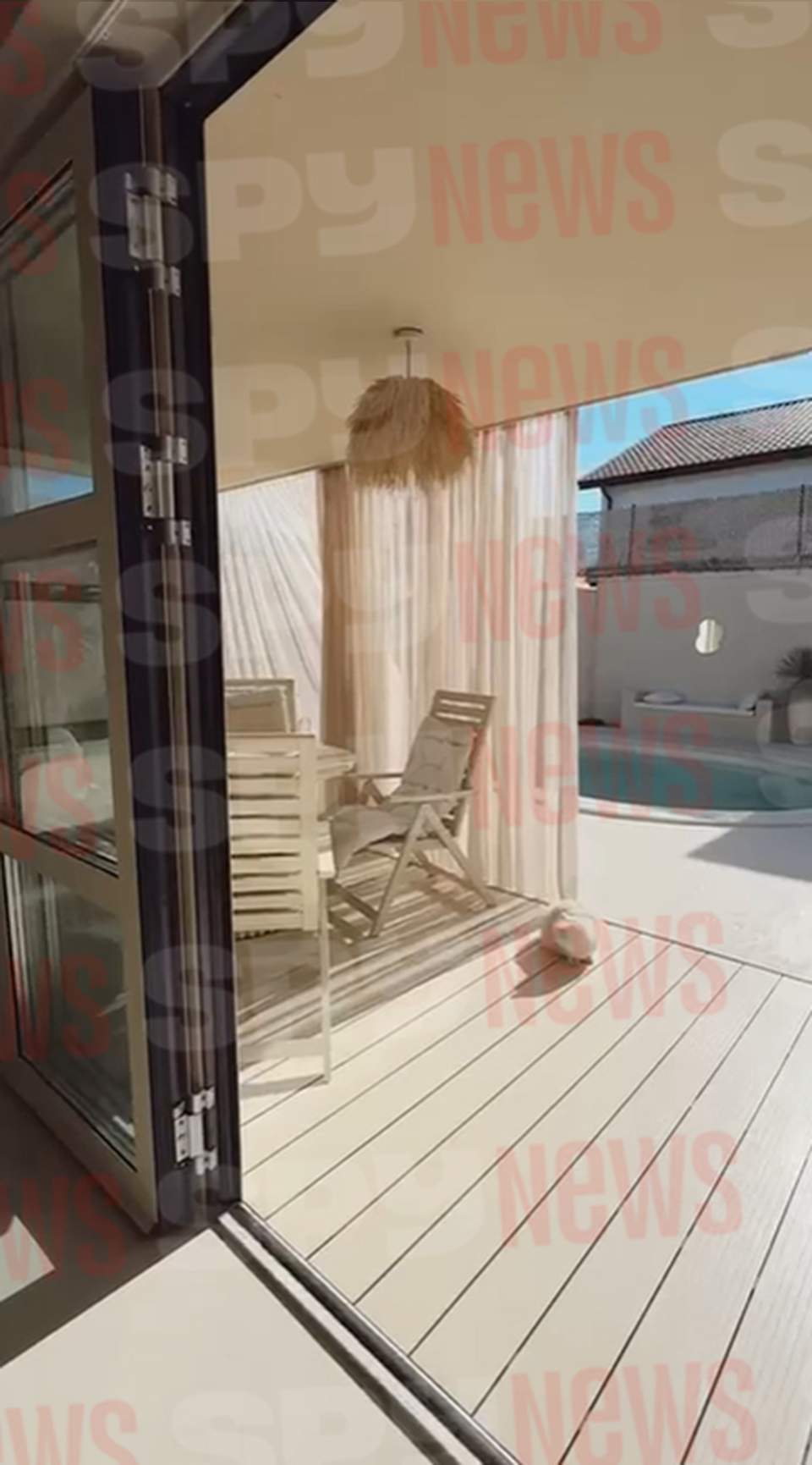 Declaraţii şi imagini în premieră. Babs, fosta iubită a lui Dorian Popa, face turul casei, în exclusivitate pentru Spynews.ro! ”Am vopsit singură mobilierul” | VIDEO