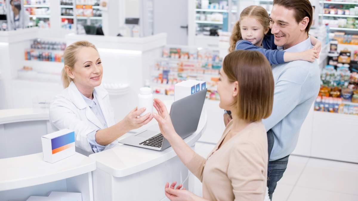 (P) Rolul farmaciilor moderne în comunitate, tot mai important și complex