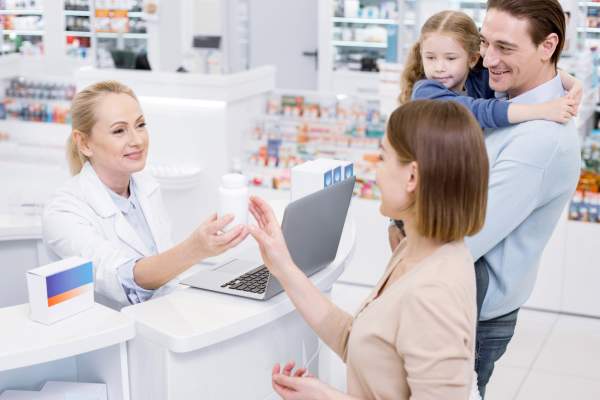 (P) Rolul farmaciilor moderne în comunitate, tot mai important și complex