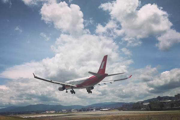 Informație de ultimă oră! Traficul aerian a fost blocat timp de 40 de minute. Ce s-a întâmplat la Aeroportul Otopeni