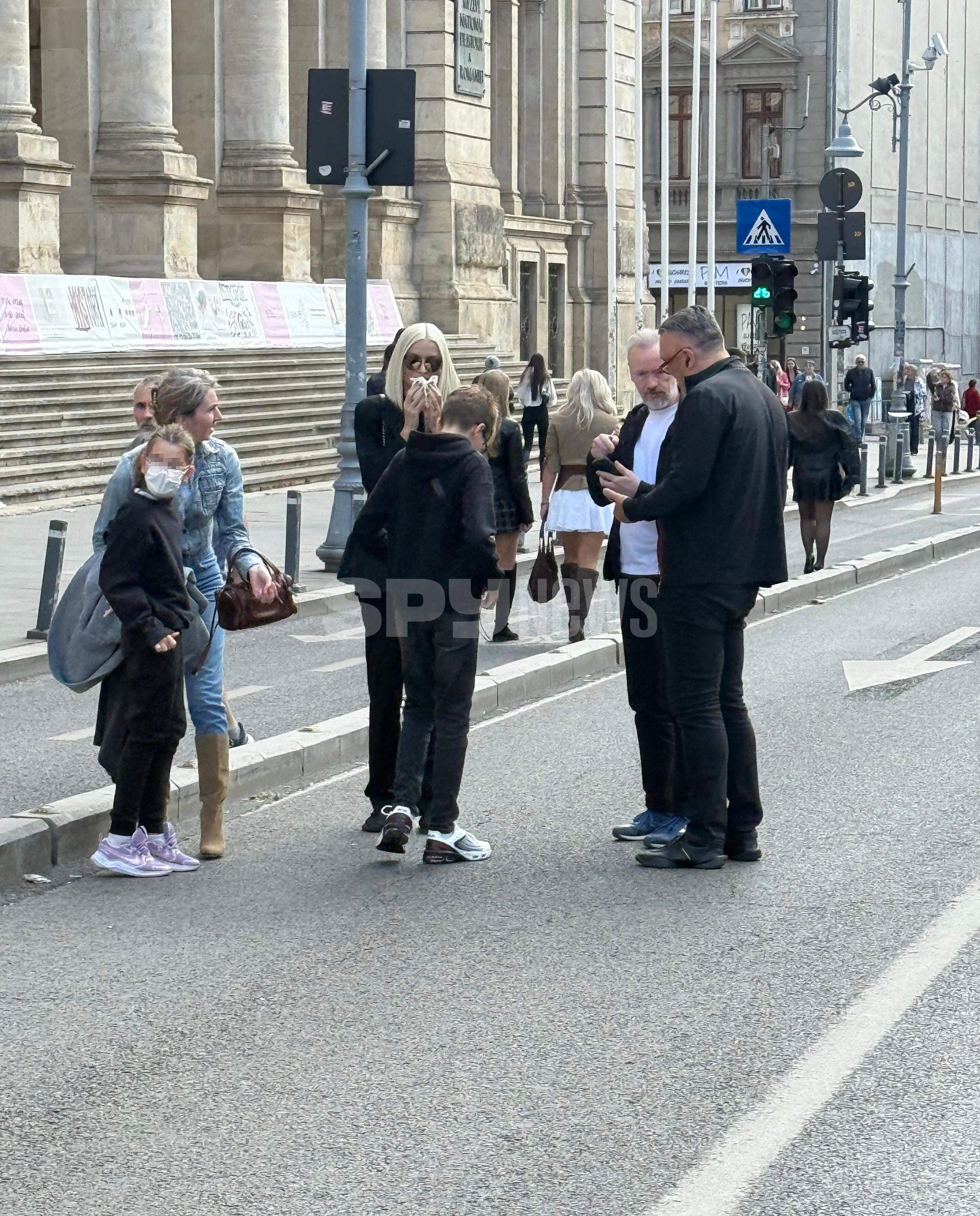 Mai fericit ca niciodată! Ce fac Mihai Albu şi proaspăta lui soţie!  Ieşire discretă pe străzile din Bucureşti