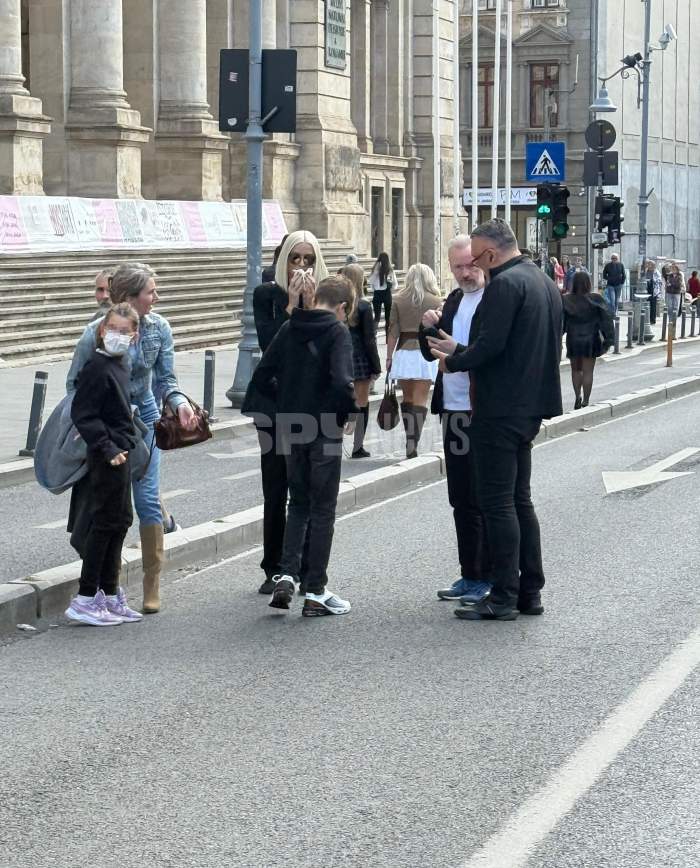 Mai fericit ca niciodată! Ce fac Mihai Albu şi proaspăta lui soţie!  Ieşire discretă pe străzile din Bucureşti