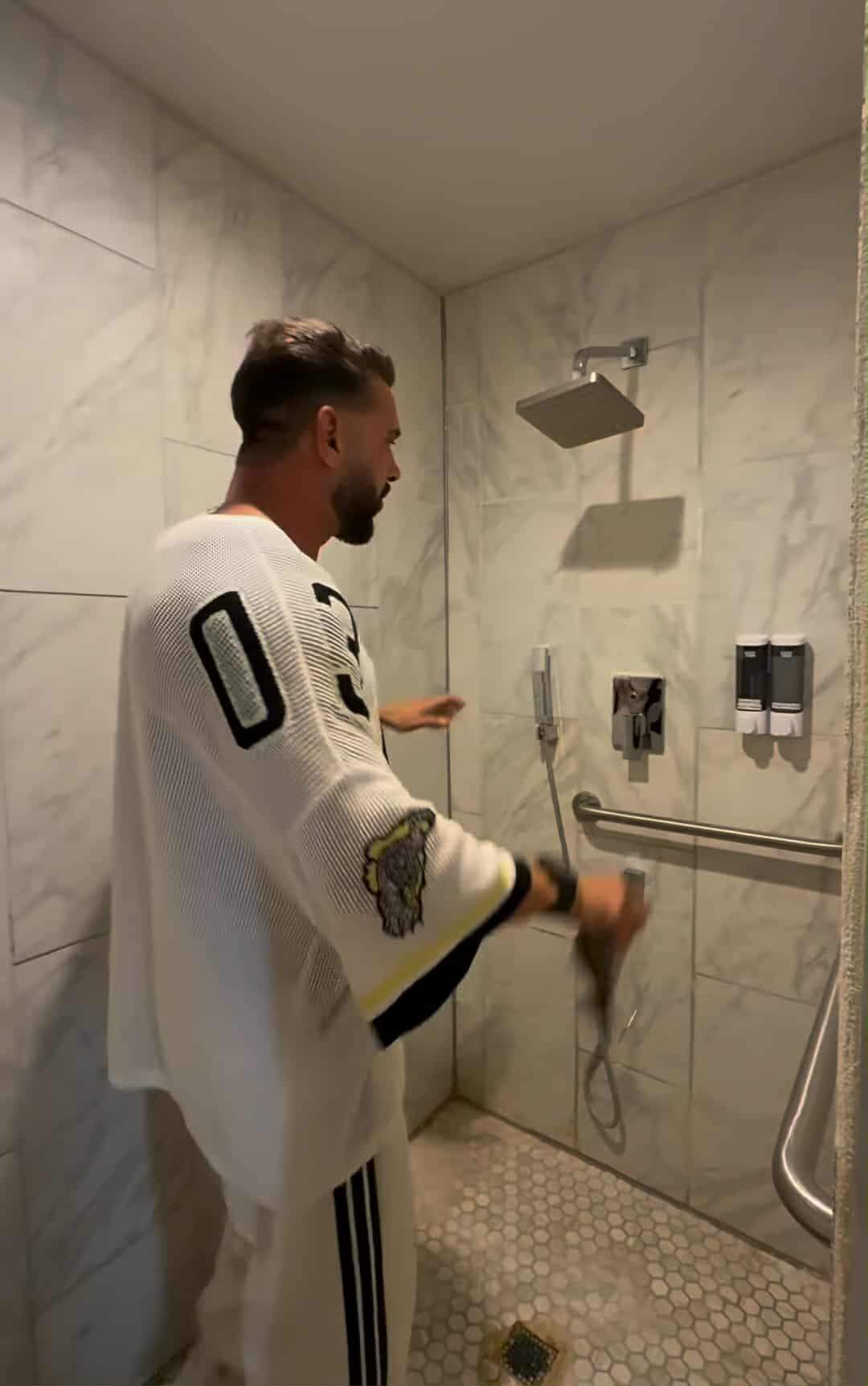Cât a plătit Dorian Popa pentru o noapte de cazare într-un cort de lângă unul dintre cele mai căutate obiective turistice din America! Nici la hotel nu costă atât | FOTO