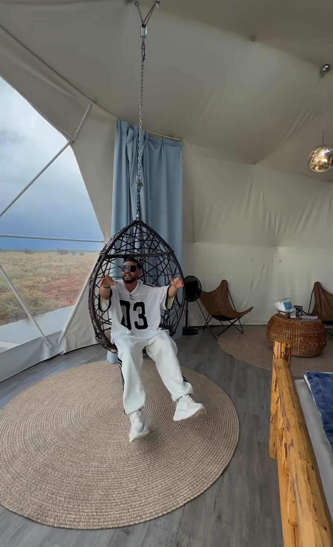 Cât a plătit Dorian Popa pentru o noapte de cazare într-un cort de lângă unul dintre cele mai căutate obiective turistice din America! Nici la hotel nu costă atât | FOTO