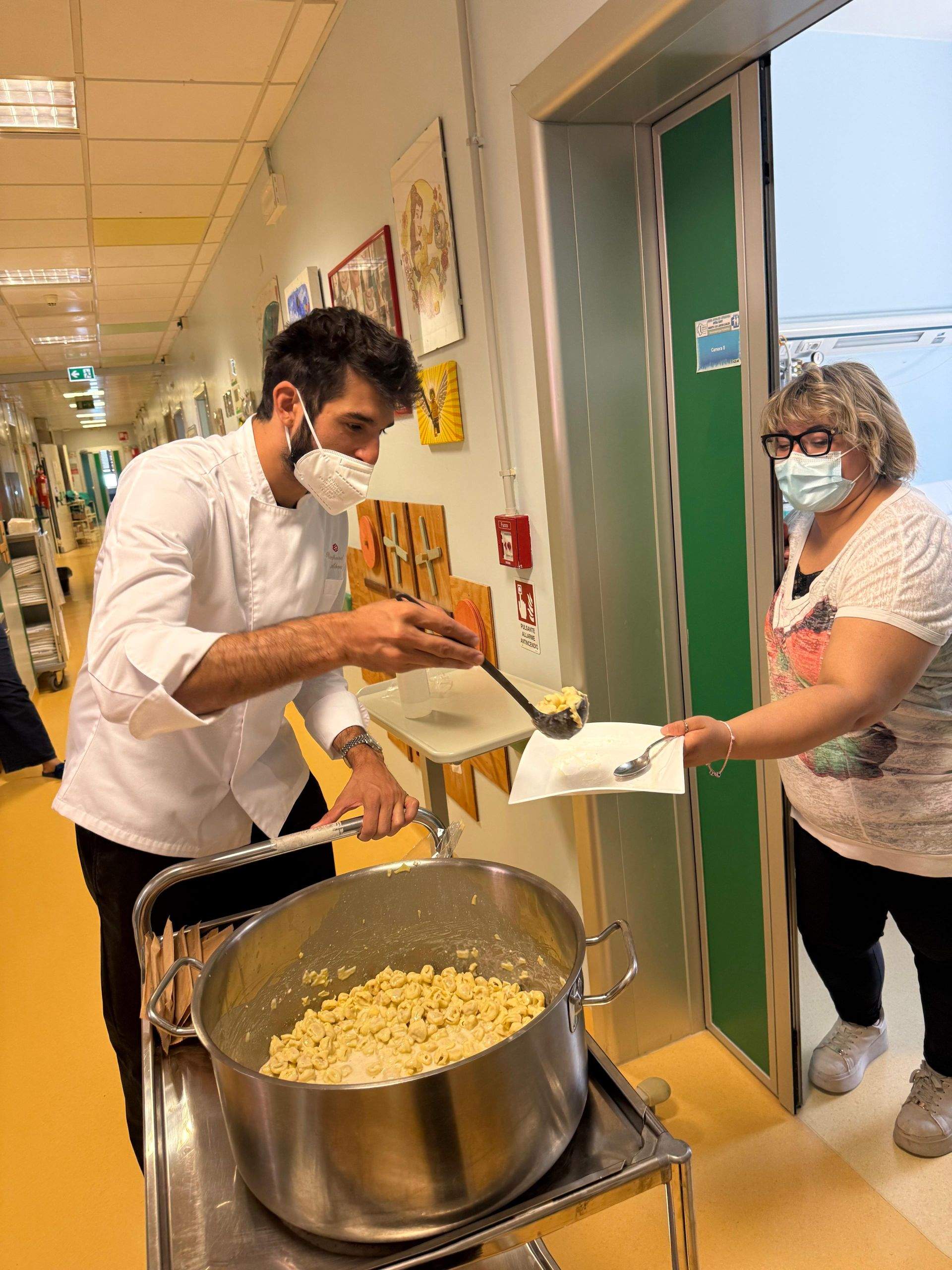 Chef Richard Abou Zaki a gătit pentru copiii bolnavi de cancer: ”A fost o experiență răscolitoare, care nu se poate compara cu nimic din ceea ce am trăit”