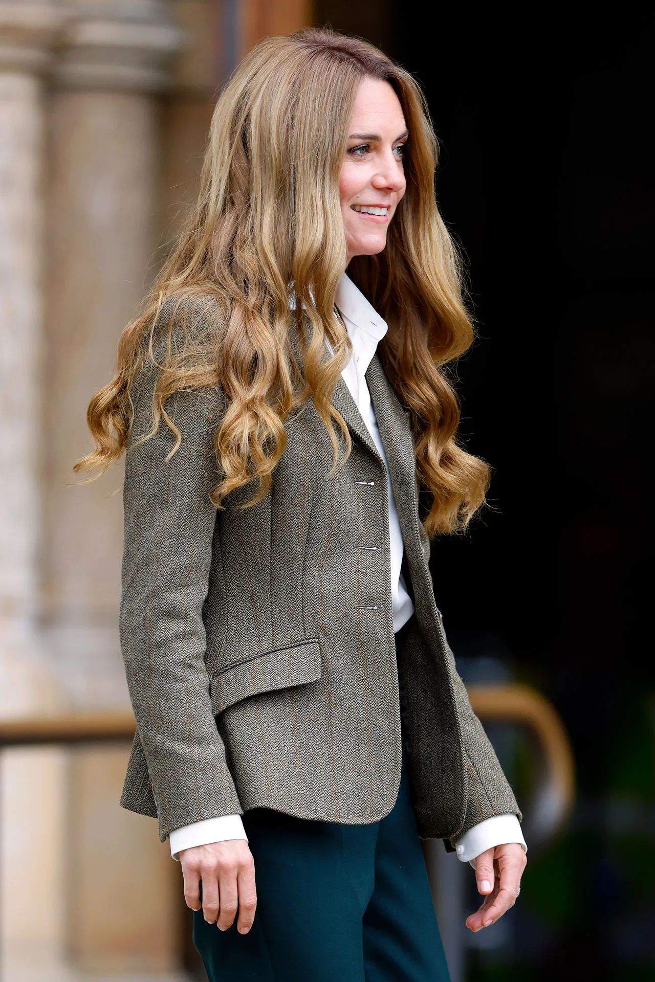 Kate Middleton stârnește controverse în privința noului look! Internetul se împarte între teoria perucii și semnele de recuperare