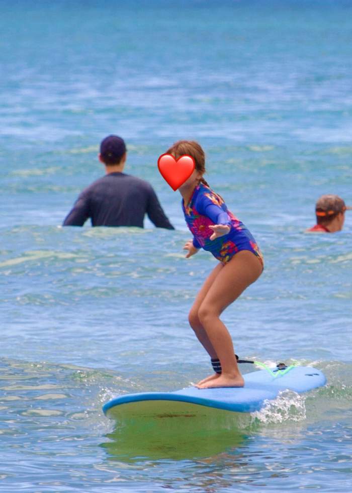 Fetele Gabrielei Cristea au mai bifat un sport. Ce au încercat în Hawaii